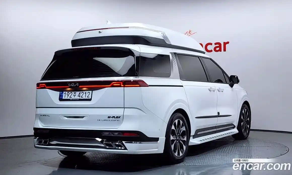 Kia Canival 2023 3.5 Автомат в Москве № 287024, фото 17