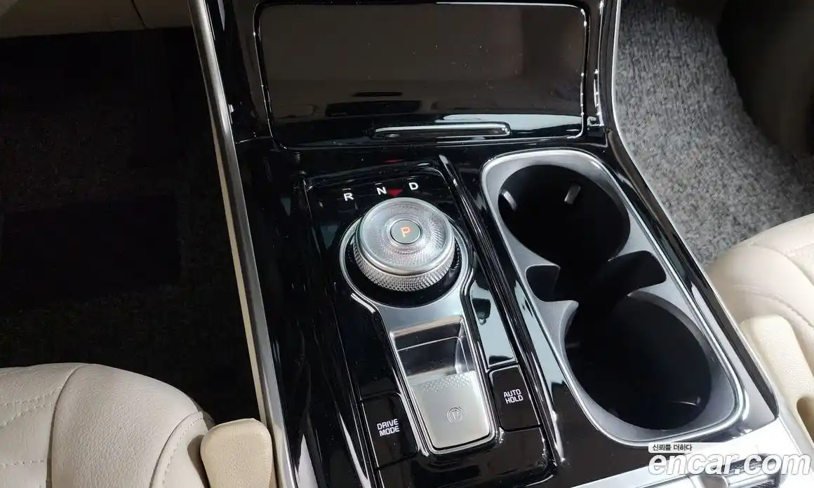 Kia Canival 2023 3.5 Автомат в Москве № 287024, фото 18