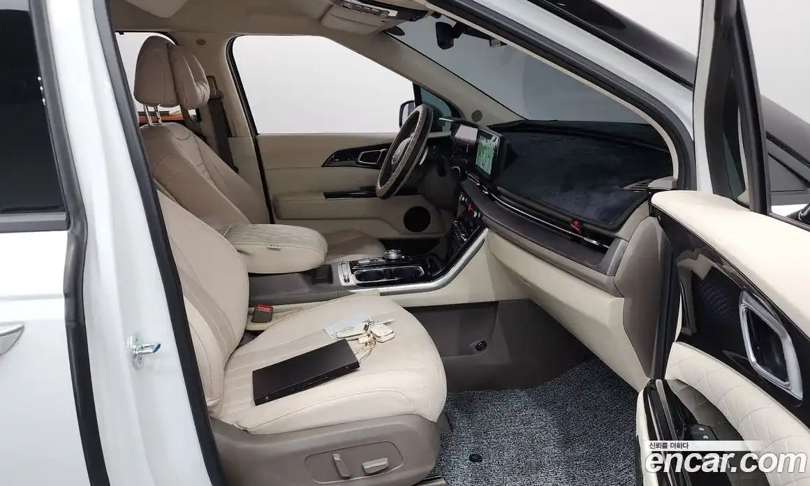 Kia Canival 2023 3.5 Автомат в Москве № 287024, фото 9