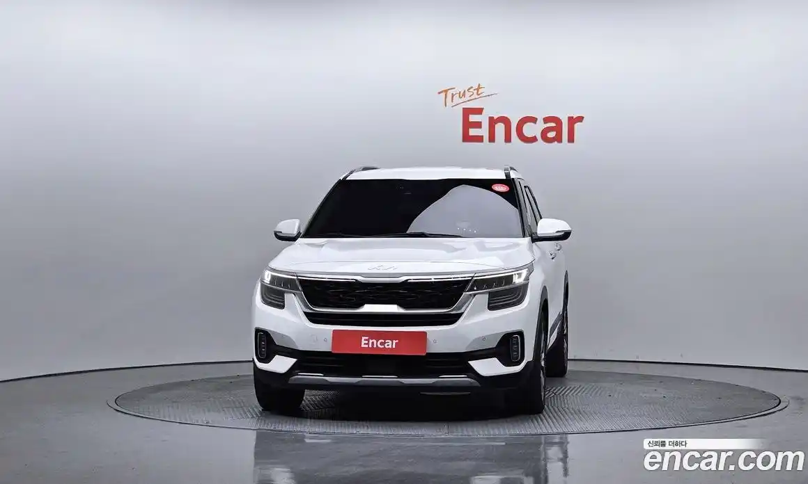 Kia Seltos 2022 1.6 Автомат в Москве № 288142, фото 1