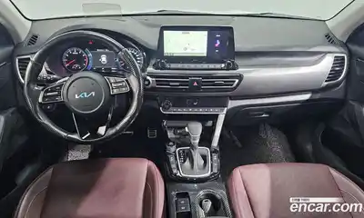 Kia Seltos 2022 1.6 Автомат в Москве № 288142, миниатюра 2