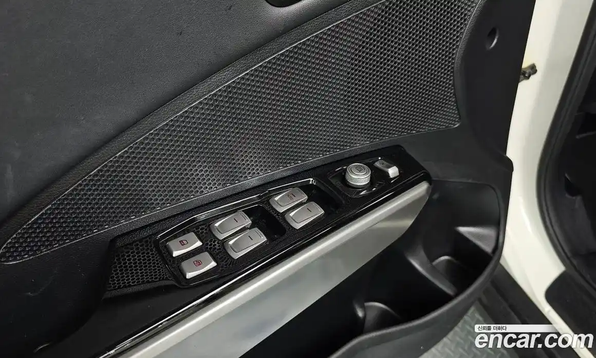 SsangYong TIBOLI 2016 1.6 Автомат в Москве № 29170, фото 16