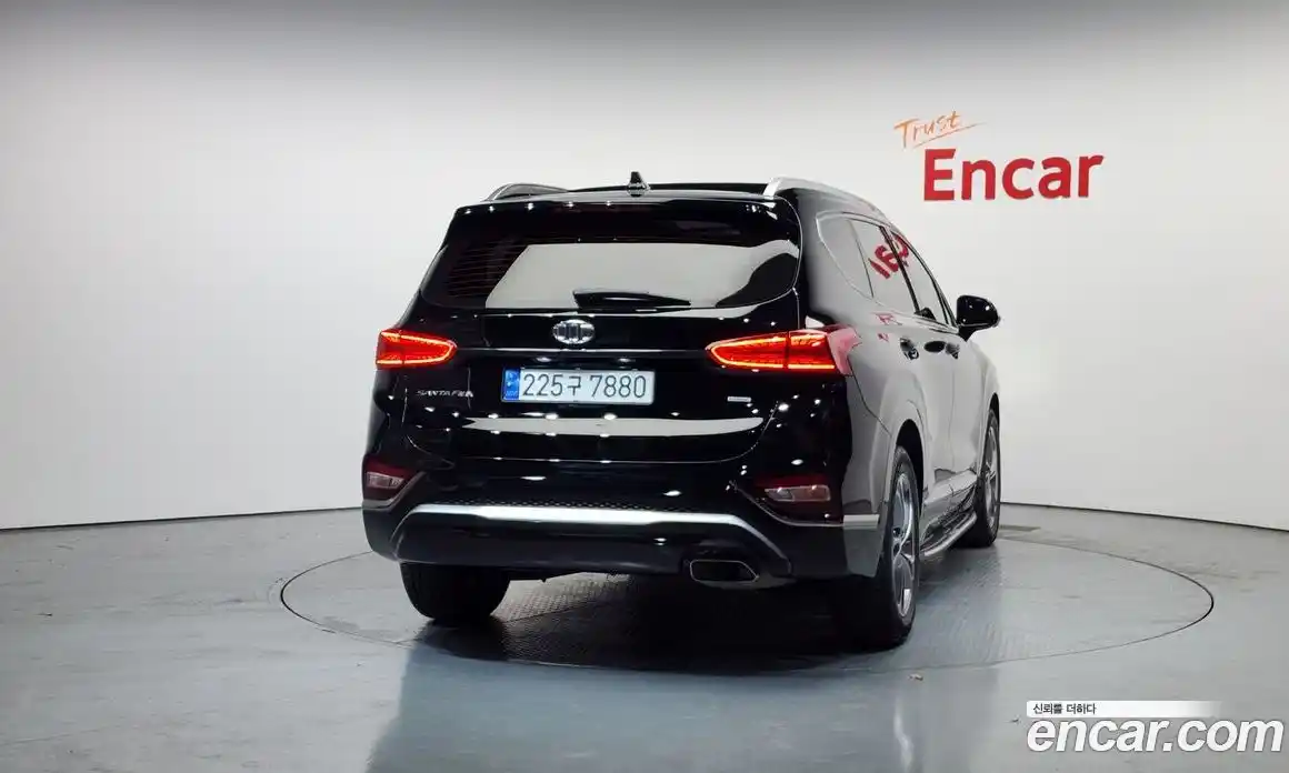 Hyundai Santa Fe 2020 2.0 Автомат в Москве № 303425, фото 3