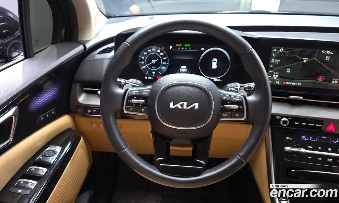 Kia Canival 2023 3.5 Автомат в Москве № 307922, фото 15