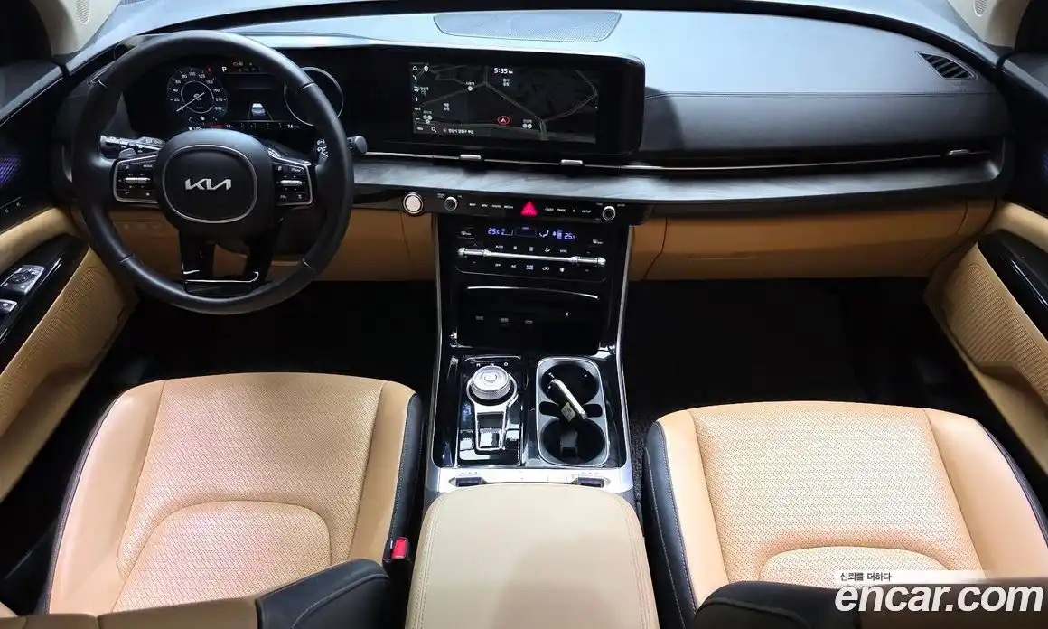 Kia Canival 2023 3.5 Автомат в Москве № 307922, фото 16