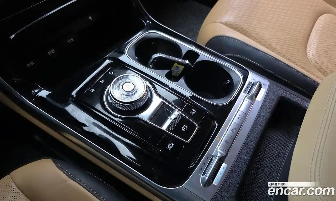 Kia Canival 2023 3.5 Автомат в Москве № 307922, фото 17