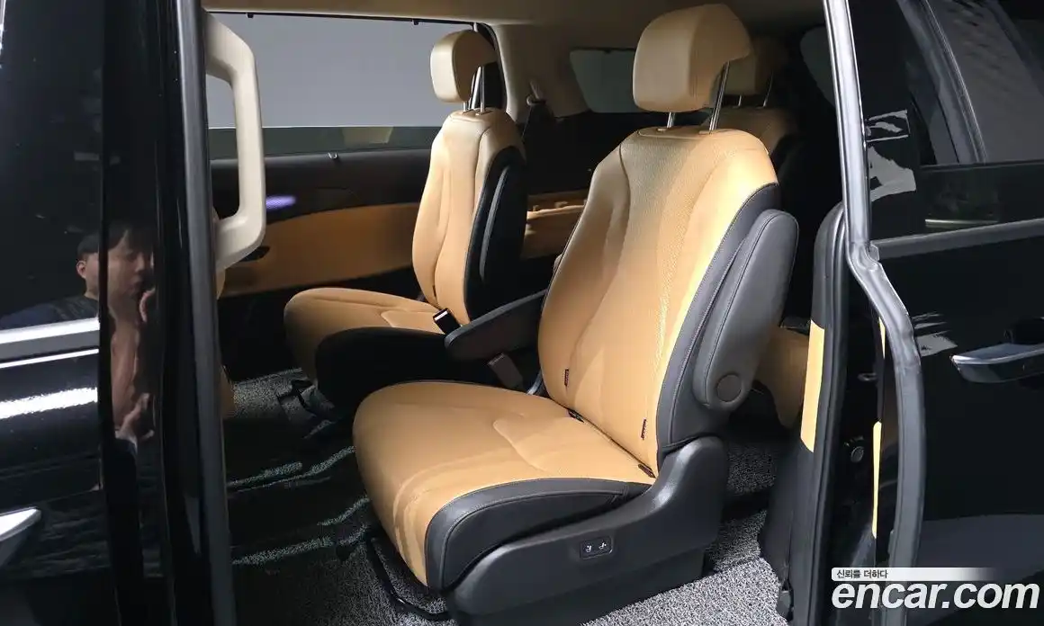 Kia Canival 2023 3.5 Автомат в Москве № 307922, фото 20