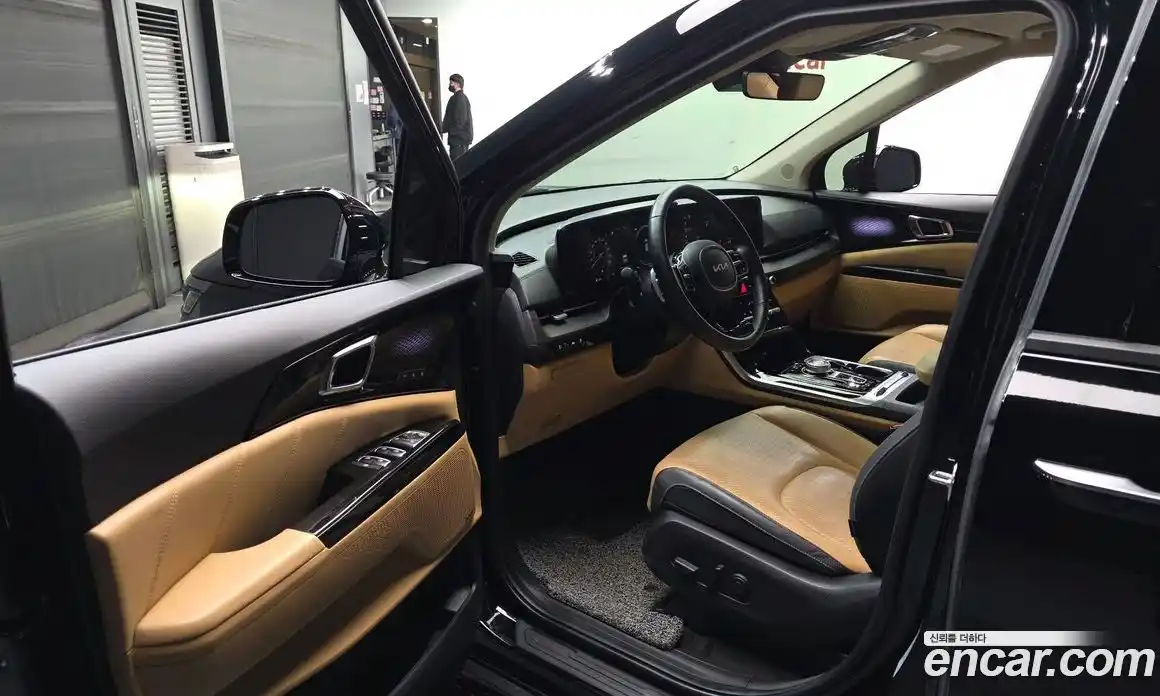 Kia Canival 2023 3.5 Автомат в Москве № 307922, фото 5