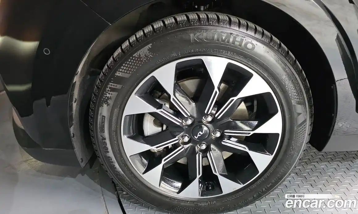 Kia Canival 2023 3.5 Автомат в Москве № 307922, фото 9