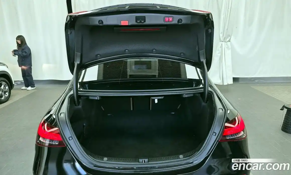 Mercedes-Benz E-Class 2021 2.0 Автомат в Москве № 309611, фото 11