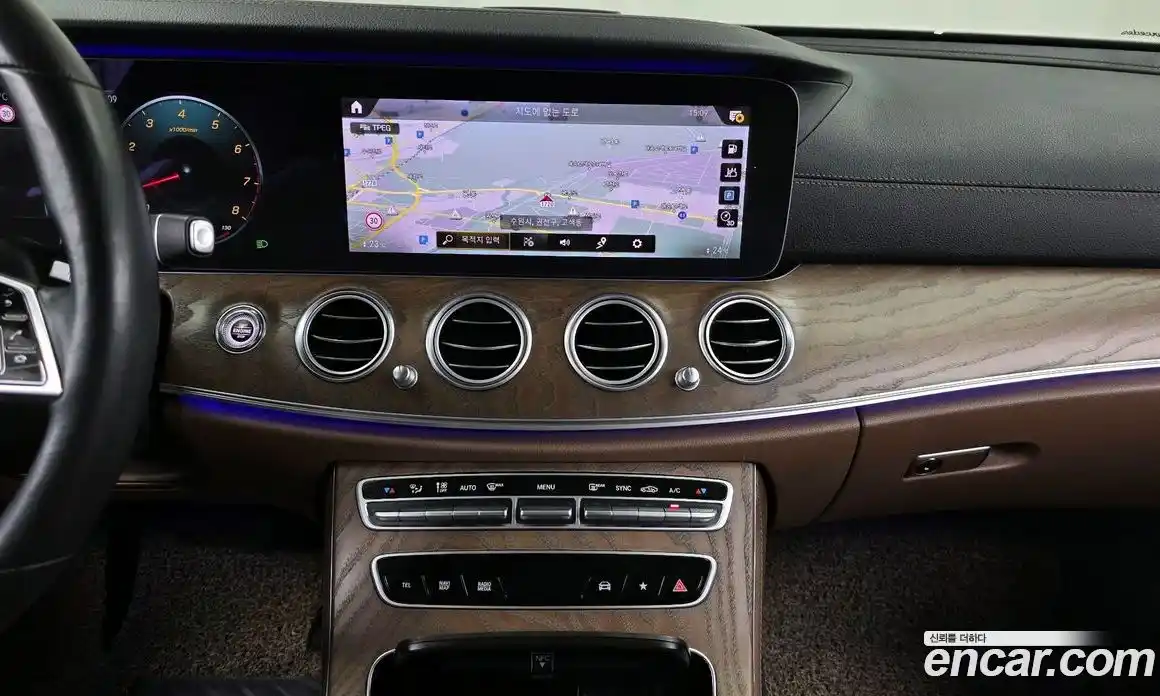 Mercedes-Benz E-Class 2021 2.0 Автомат в Москве № 309611, фото 17