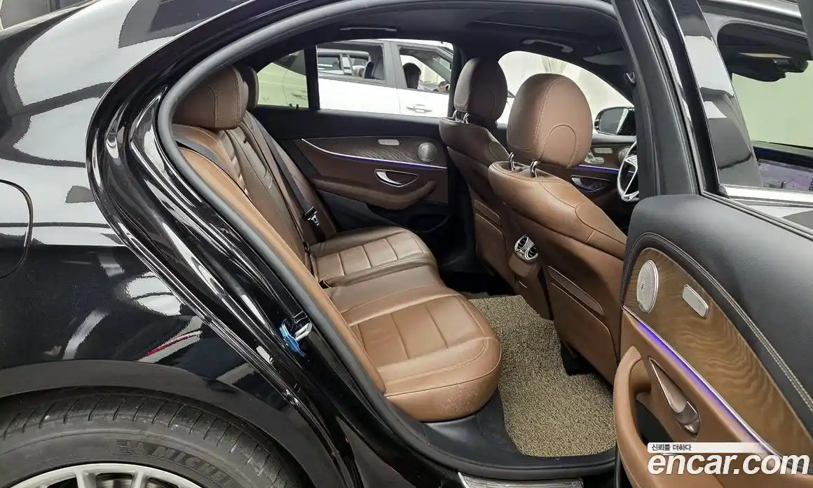 Mercedes-Benz E-Class 2021 2.0 Автомат в Москве № 309611, фото 19