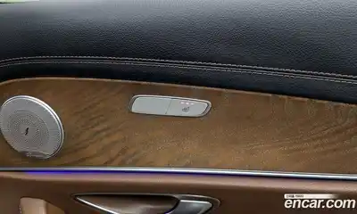 Mercedes-Benz E-Class 2021 2.0 Автомат в Москве № 309611, миниатюра 3