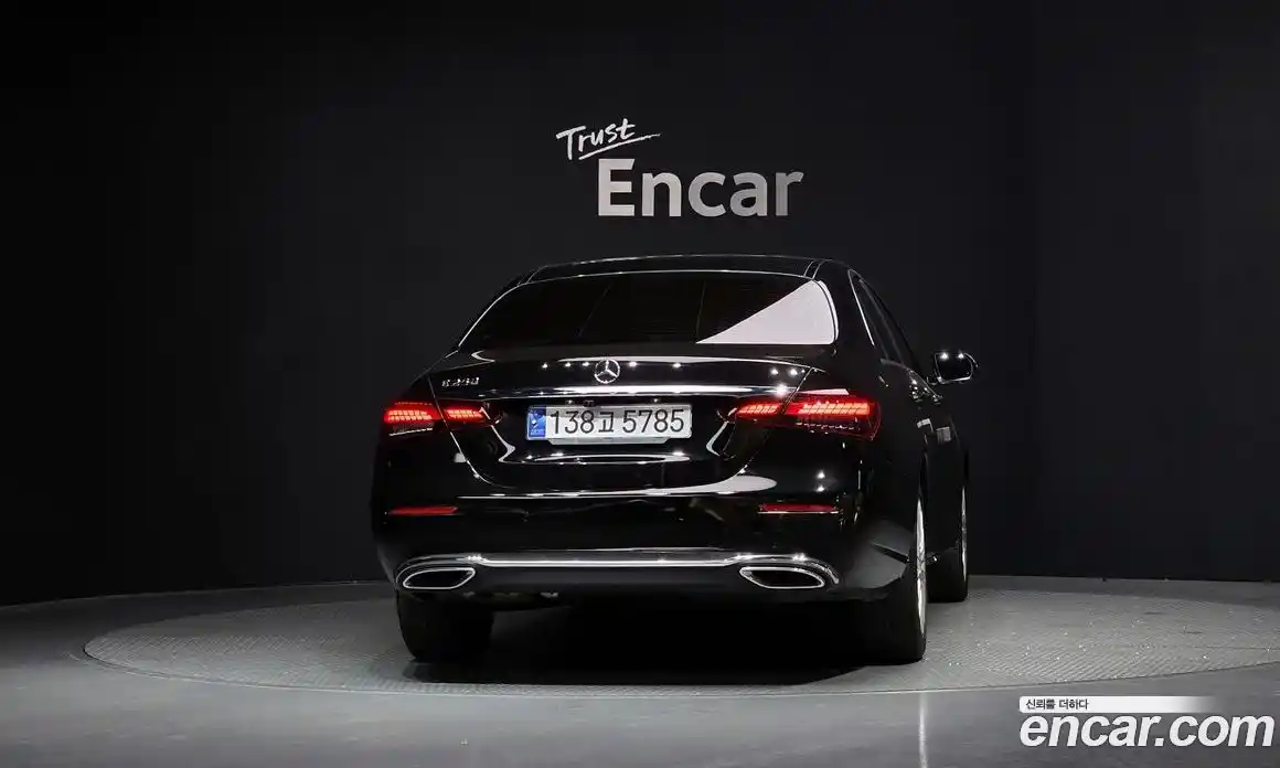 Mercedes-Benz E-Class 2021 2.0 Автомат в Москве № 309611, фото 4