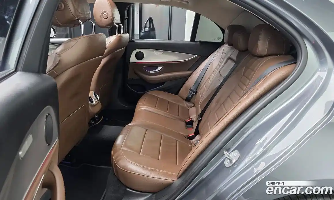 Mercedes-Benz E-Class 2018 2.0 Автомат в Москве № 322303, фото 14