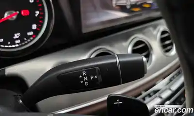 Mercedes-Benz E-Class 2018 2.0 Автомат в Москве № 322303, миниатюра 3