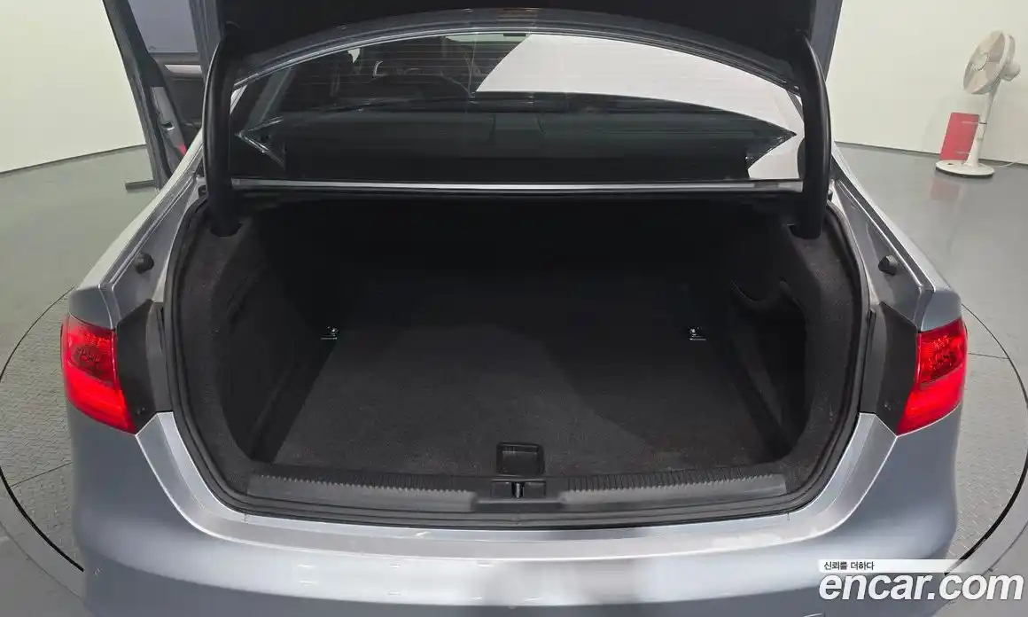 Audi A4 2015 2.0 Автомат в Москве № 325696, фото 1