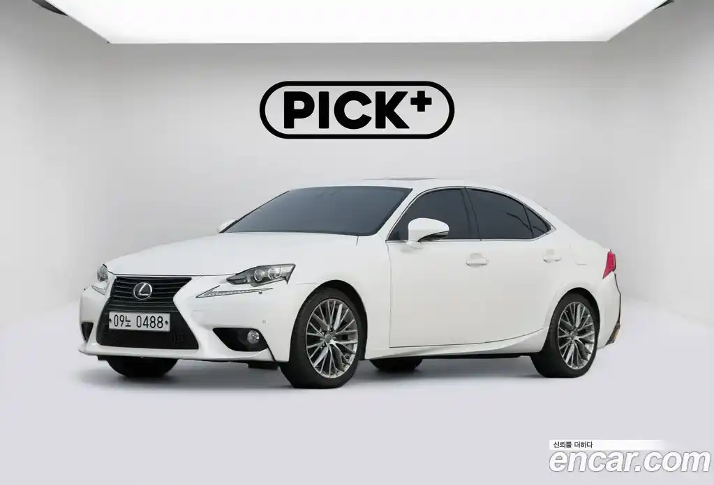 Lexus IS 2014 2.5 Автомат в Москве № 329604, фото 1