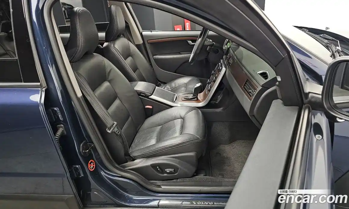 Volvo XC70 2013 2.4 Автомат в Москве № 344268, фото 14