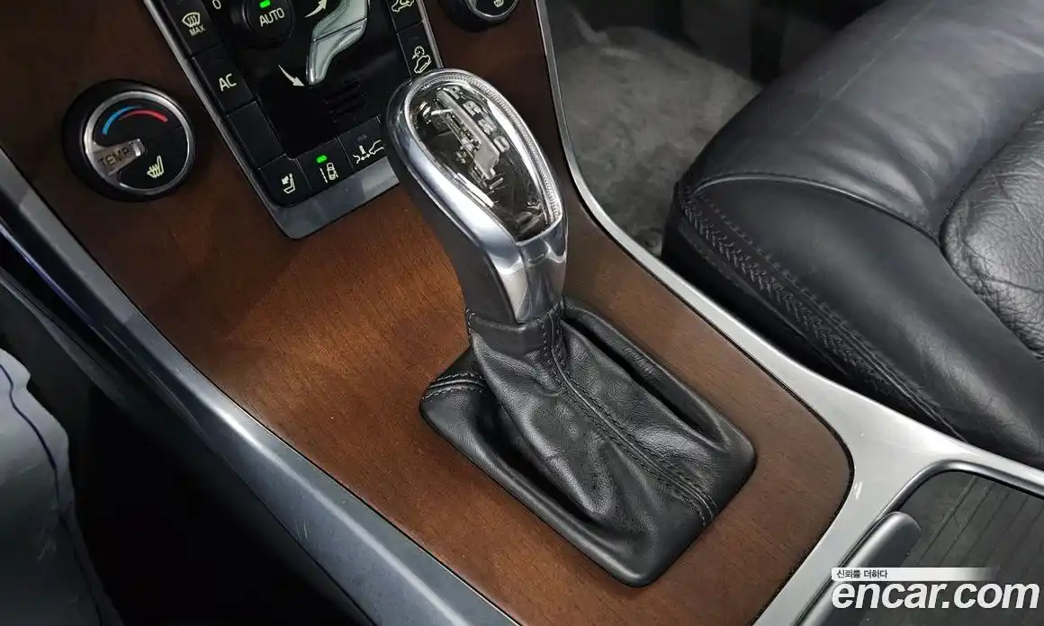 Volvo XC70 2013 2.4 Автомат в Москве № 344268, фото 5