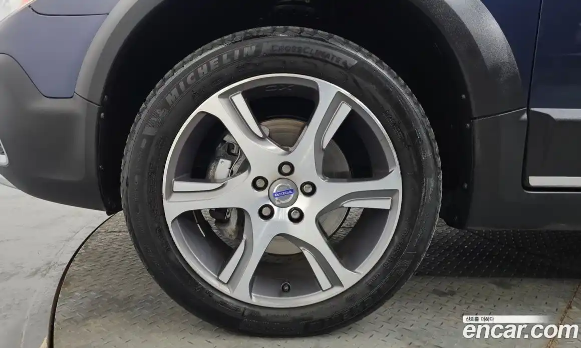 Volvo XC70 2013 2.4 Автомат в Москве № 344268, фото 9