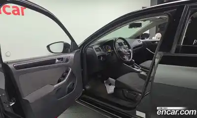 Volkswagen Jetta 2012 2.0 Автомат в Москве № 400901, миниатюра 10