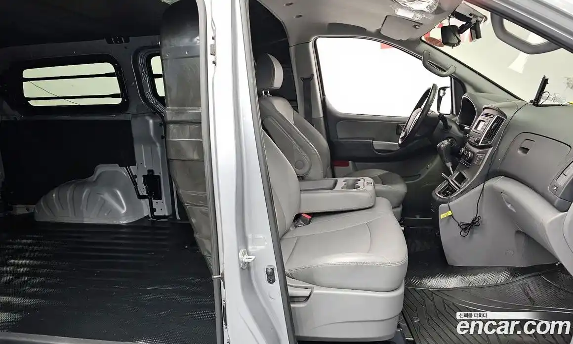 Hyundai Starex 2021 2.5 Автомат в Москве № 49942, фото 6