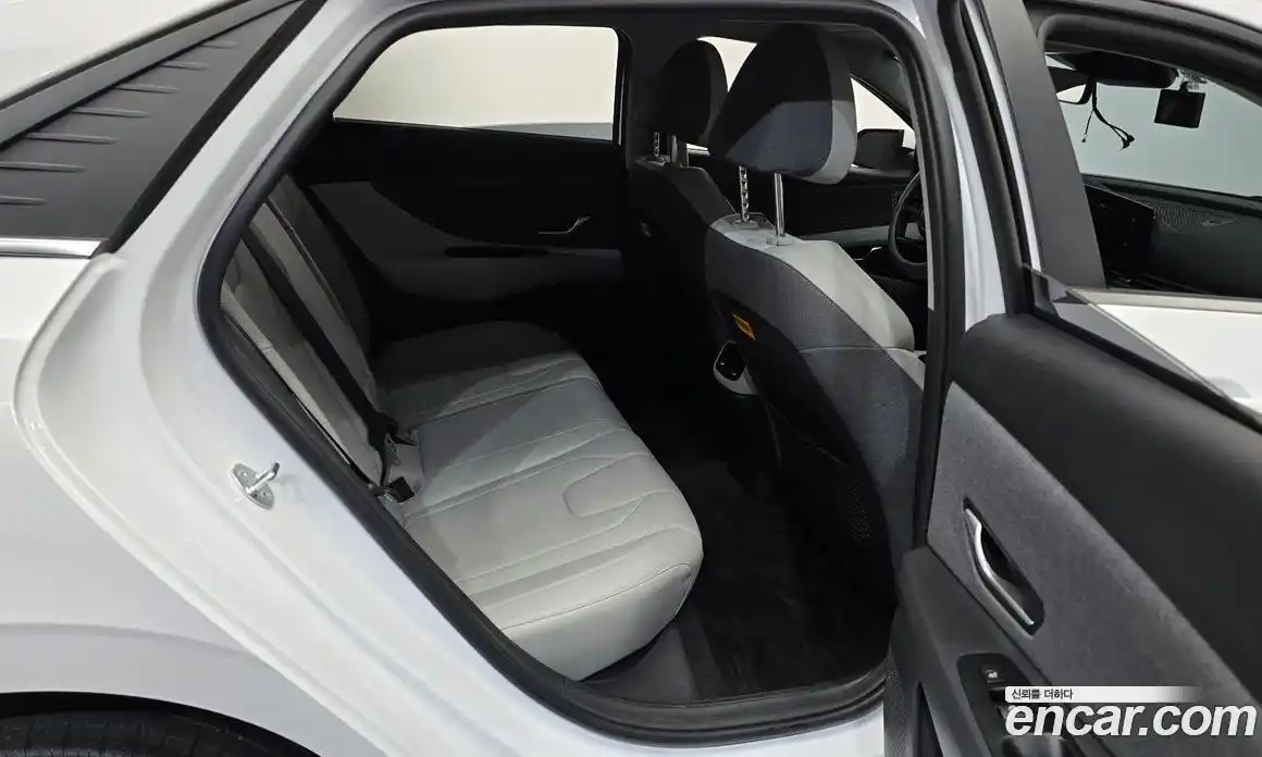 Hyundai Avante 2023 1.6 Автомат в Москве № 50089, фото 11