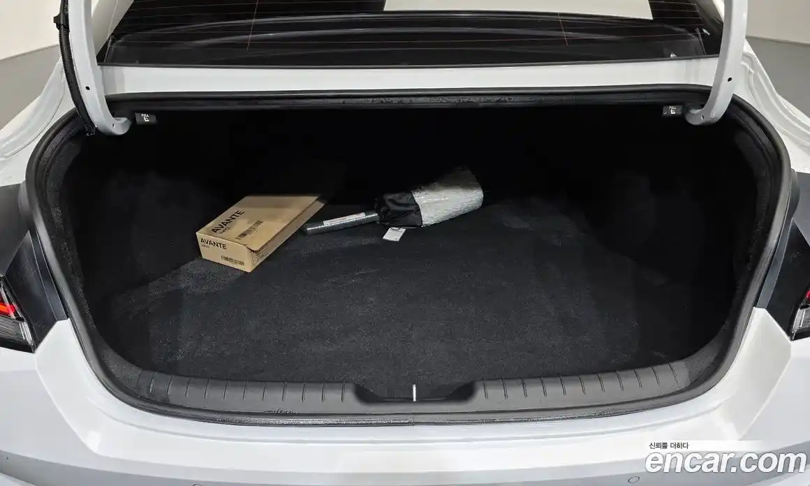 Hyundai Avante 2023 1.6 Автомат в Москве № 50089, фото 19