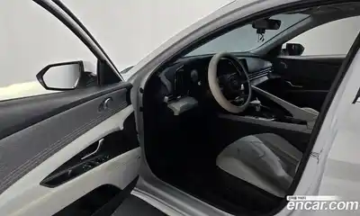 Hyundai Avante 2023 1.6 Автомат в Москве № 50089, миниатюра 9
