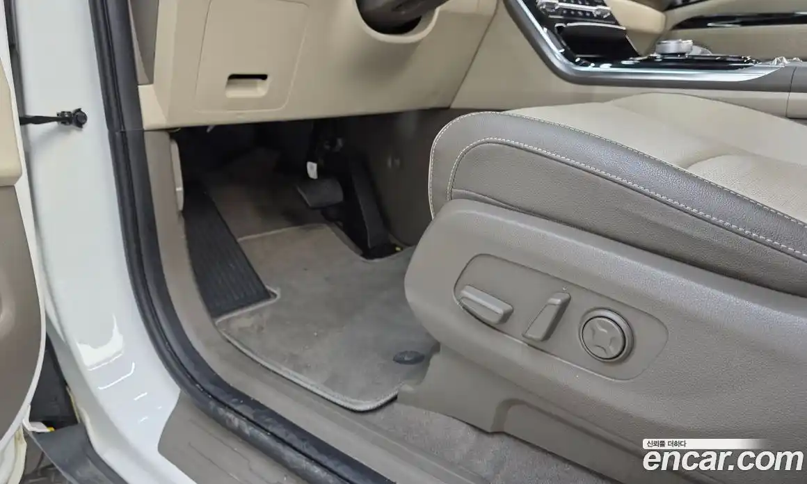 Kia Canival 2023 2.2 Автомат в Москве № 50350, фото 17