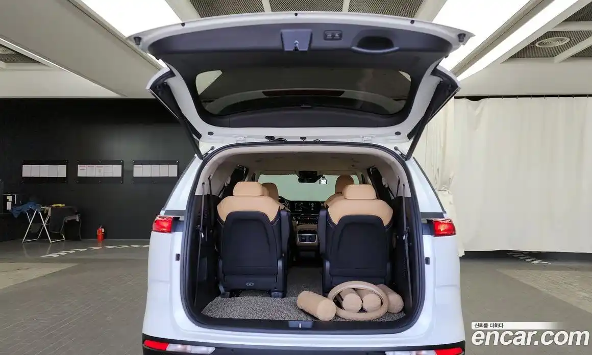 Kia Canival 2021 3.5 Автомат в Москве № 53503, фото 17