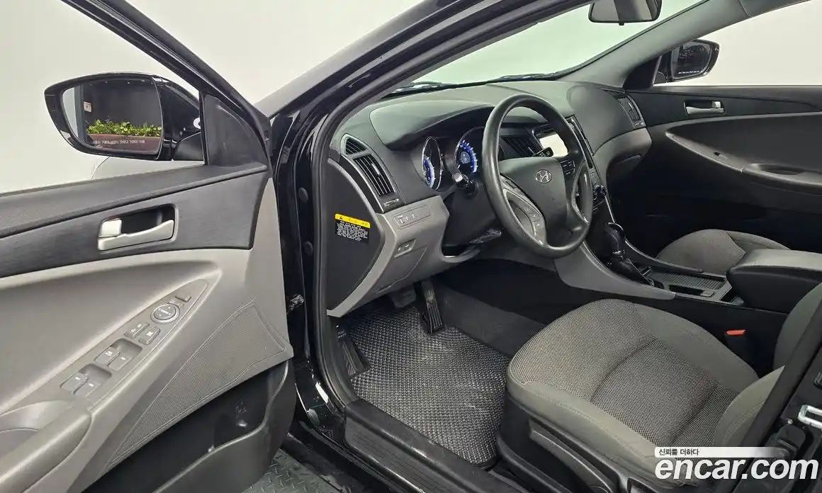 Hyundai Sonata 2014 2.0 Автомат в Москве № 108088, фото 11