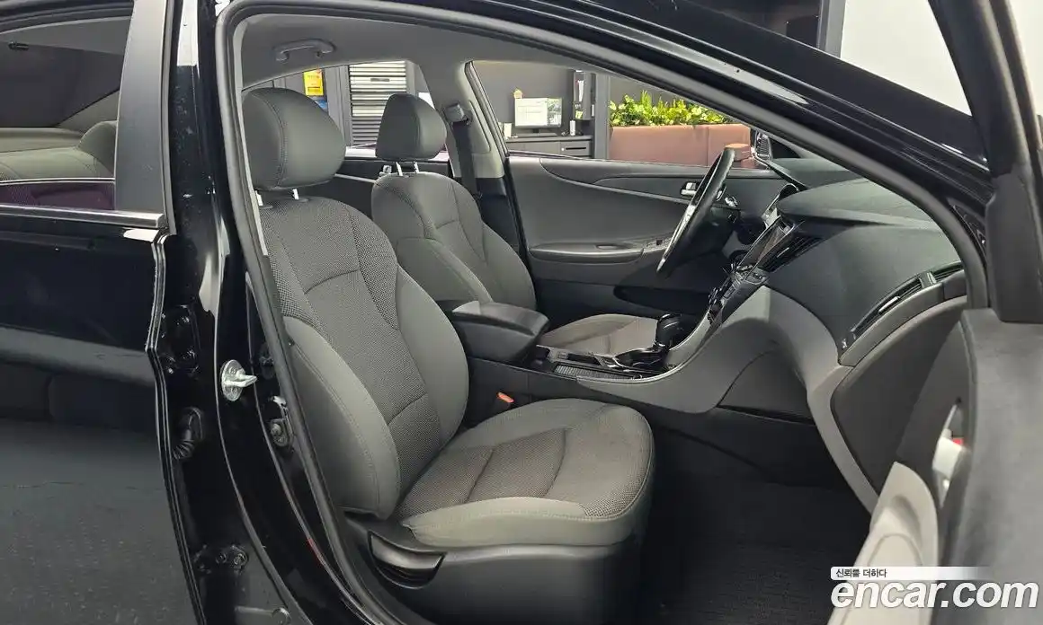 Hyundai Sonata 2014 2.0 Автомат в Москве № 108088, фото 10