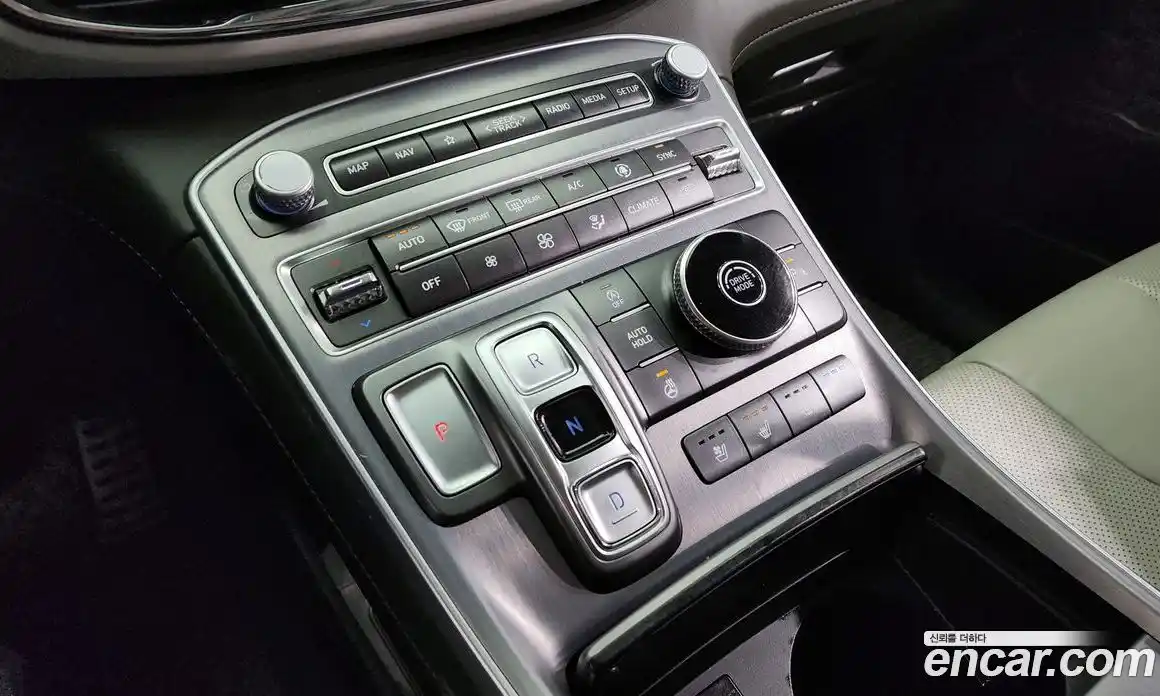 Hyundai Santa Fe 2023 2.5 Автомат в Москве № 110100, фото 10