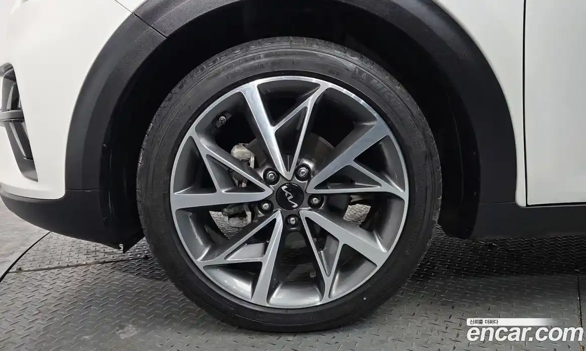 Kia Niro 2022 1.6 Автомат в Москве № 123119, фото 14