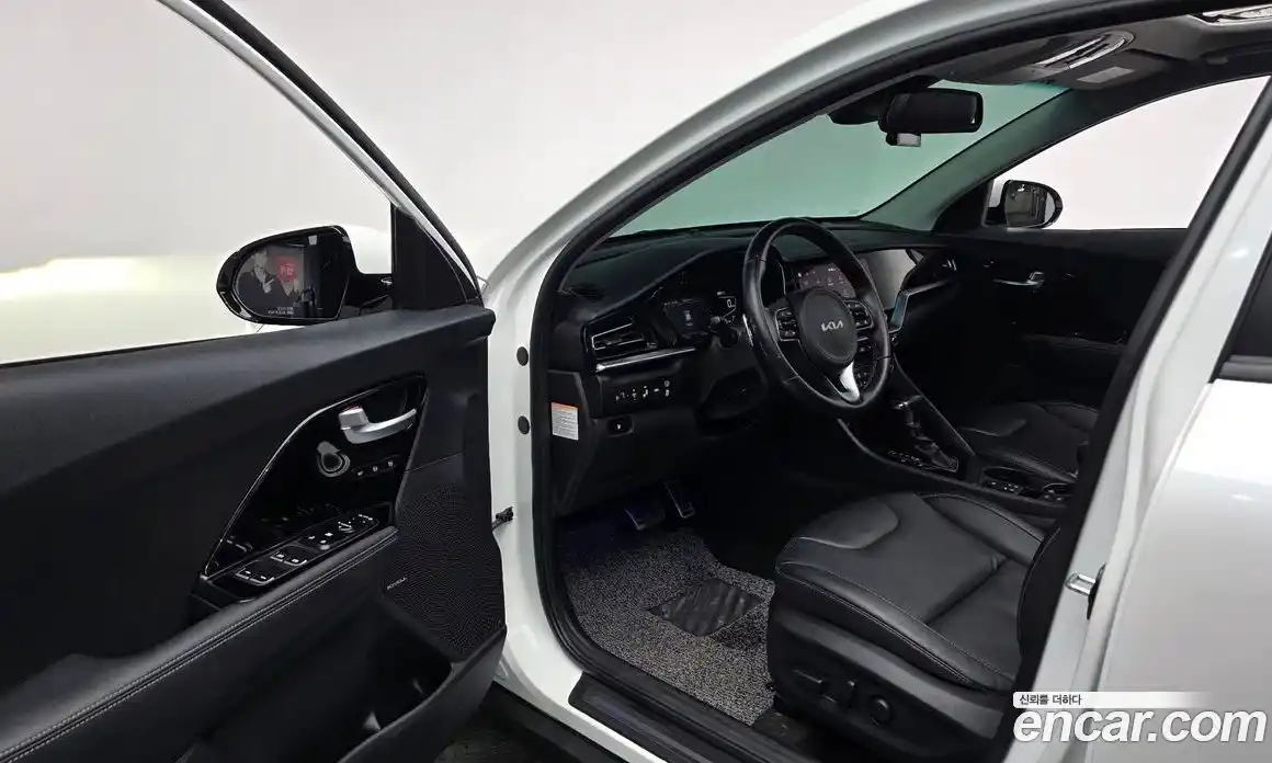 Kia Niro 2022 1.6 Автомат в Москве № 123119, фото 15