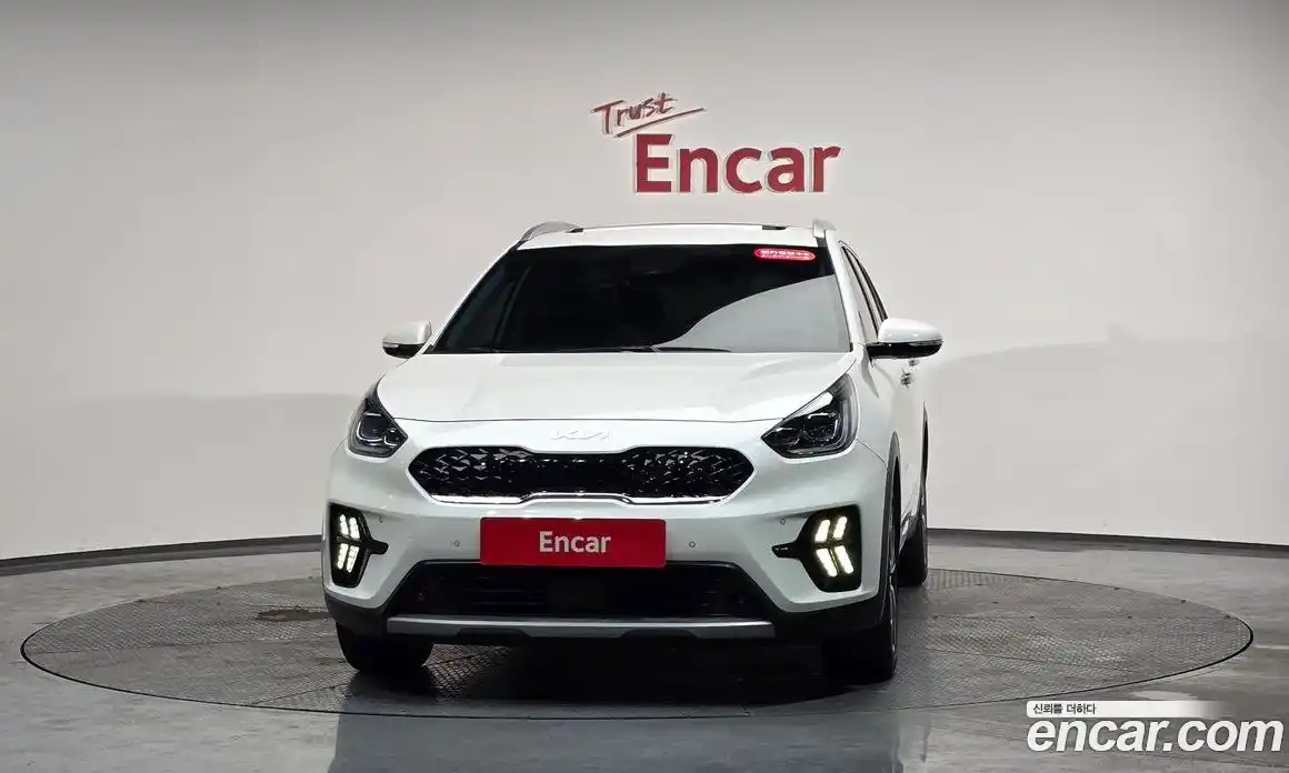 Kia Niro 2022 1.6 Автомат в Москве № 123119, фото 5