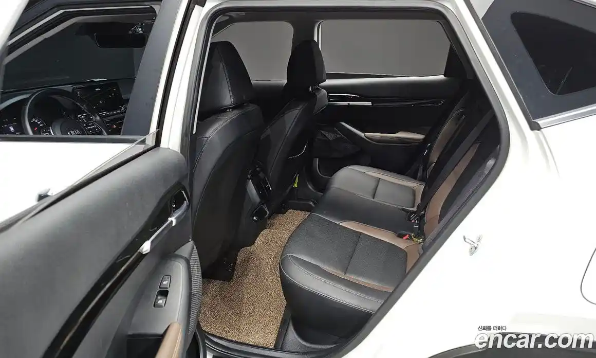 Kia Seltos 2021 1.6 Автомат в Москве № 123857, фото 20