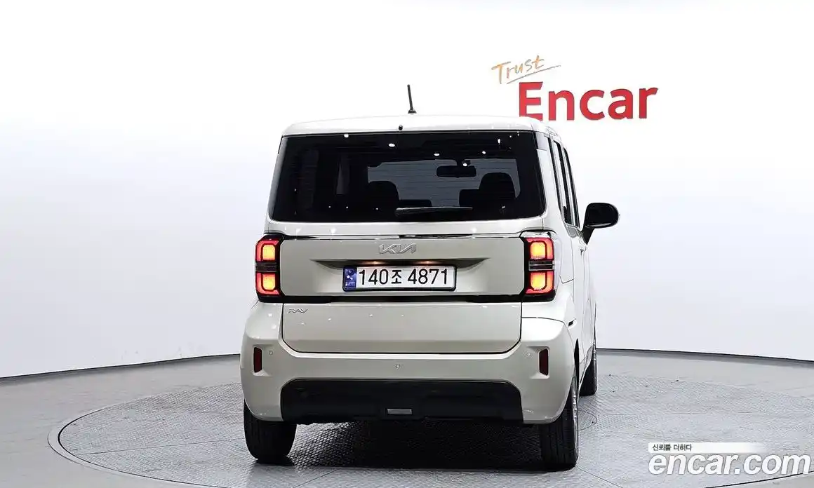 Kia Ray 2023 1.0 Автомат в Москве № 124821, фото 18