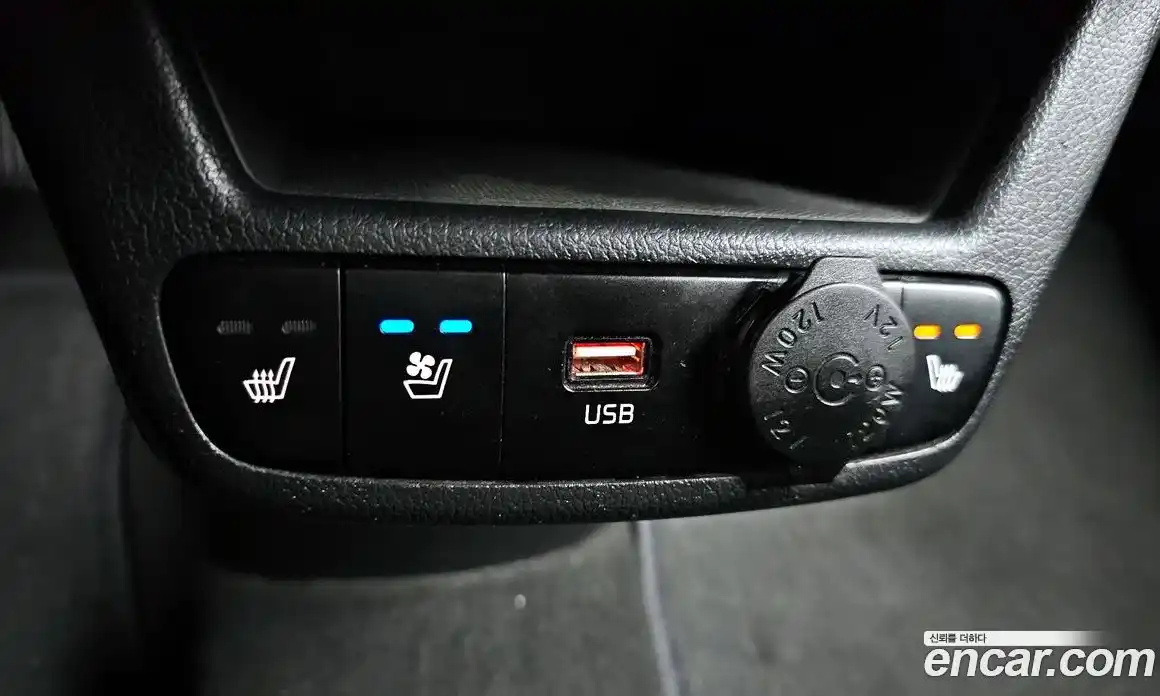 Kia Ray 2023 1.0 Автомат в Москве № 124821, фото 19