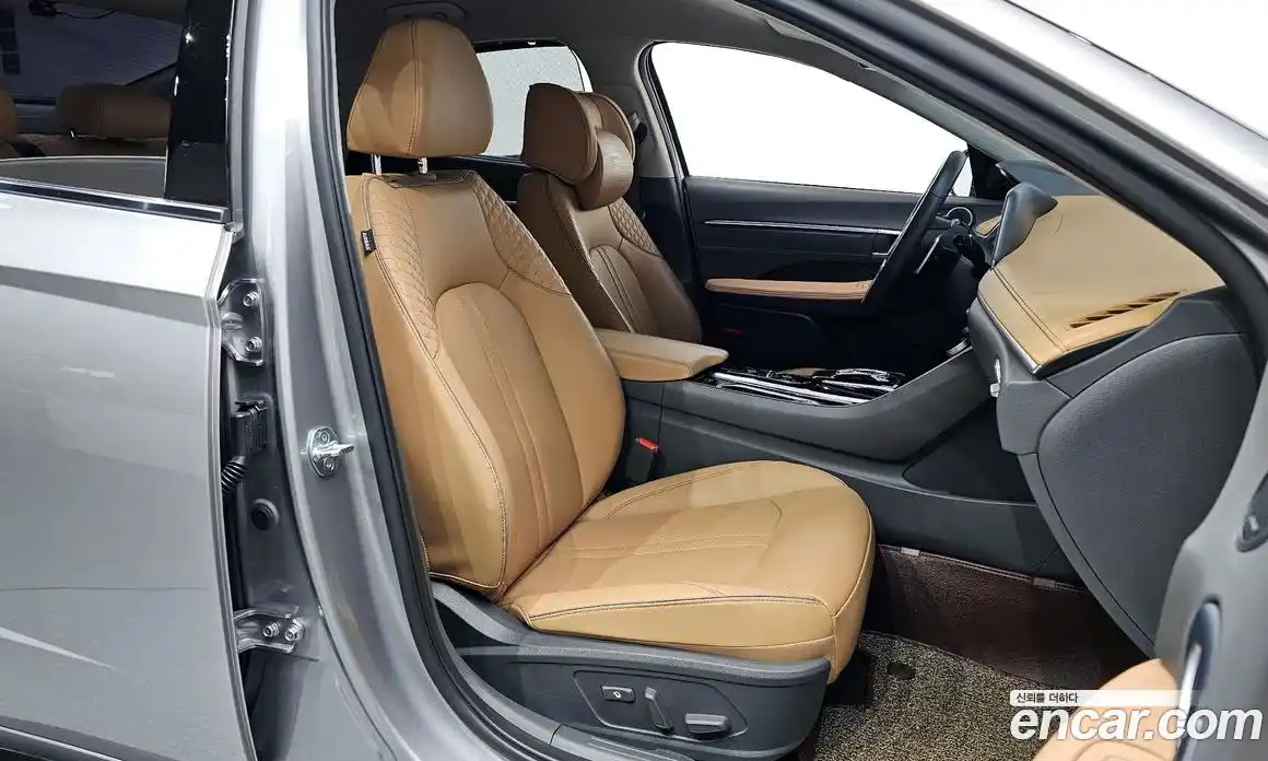 Hyundai Sonata 2022 1.6 Автомат в Москве № 125059, фото 10