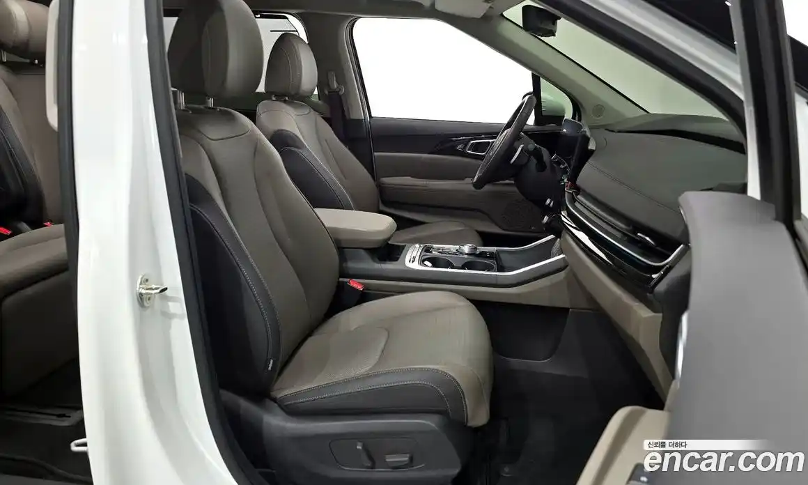 Kia Canival 2024 3.5 Автомат в Москве № 12777, фото 4