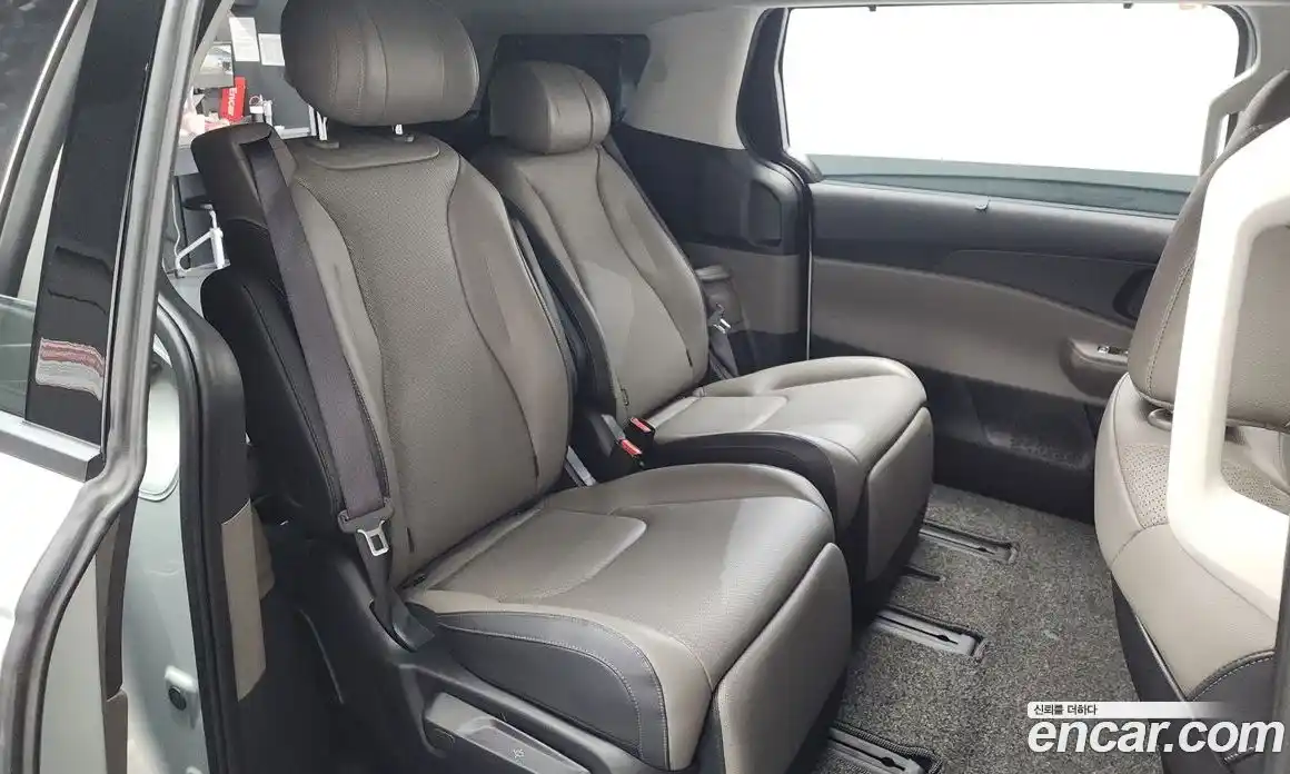 Kia Canival 2025 3.5 Автомат в Москве № 128092, фото 3