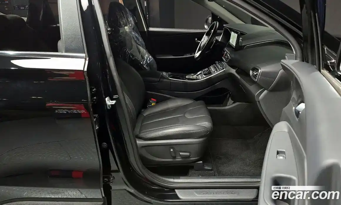 Hyundai Santa Fe 2022 2.2 Автомат в Москве № 130731, фото 1