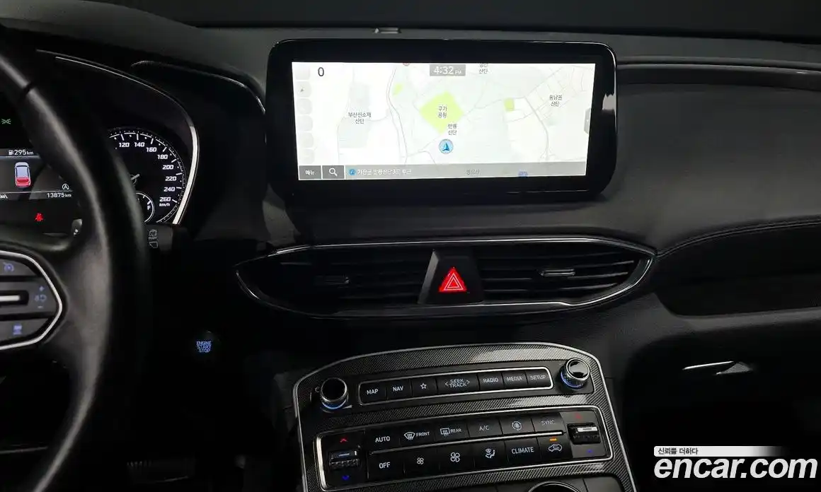 Hyundai Santa Fe 2022 2.2 Автомат в Москве № 130731, фото 18