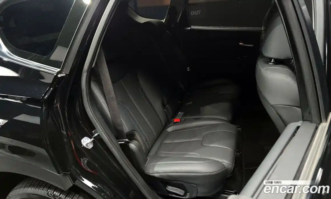 Hyundai Santa Fe 2022 2.2 Автомат в Москве № 130731, фото 4