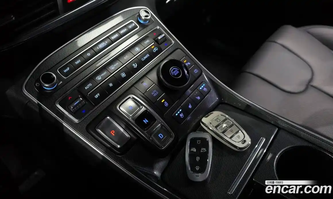 Hyundai Santa Fe 2022 2.2 Автомат в Москве № 130731, фото 9