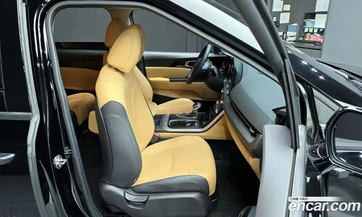 Kia Canival 2023 3.5 Автомат в Москве № 131240, фото 19