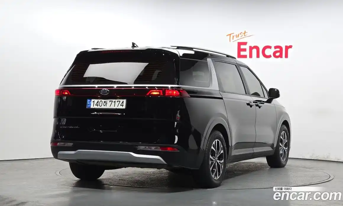 Kia Canival 2021 2.2 Автомат в Москве № 133580, фото 5